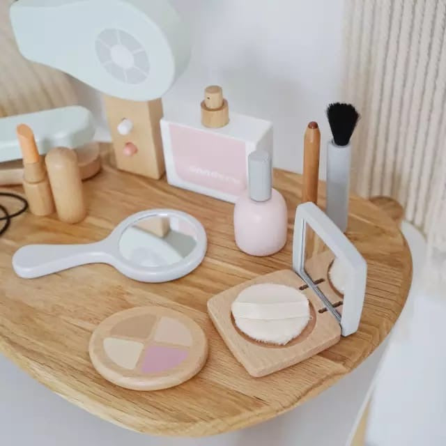 Alexa makeup Kit set